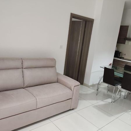 Апартаменты Hampton Court, Block C, N.2 Сент-Полс-Бей Экстерьер фото