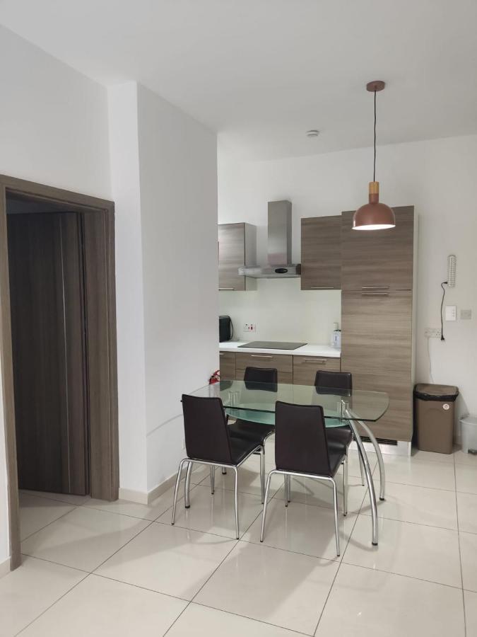 Апартаменты Hampton Court, Block C, N.2 Сент-Полс-Бей Экстерьер фото